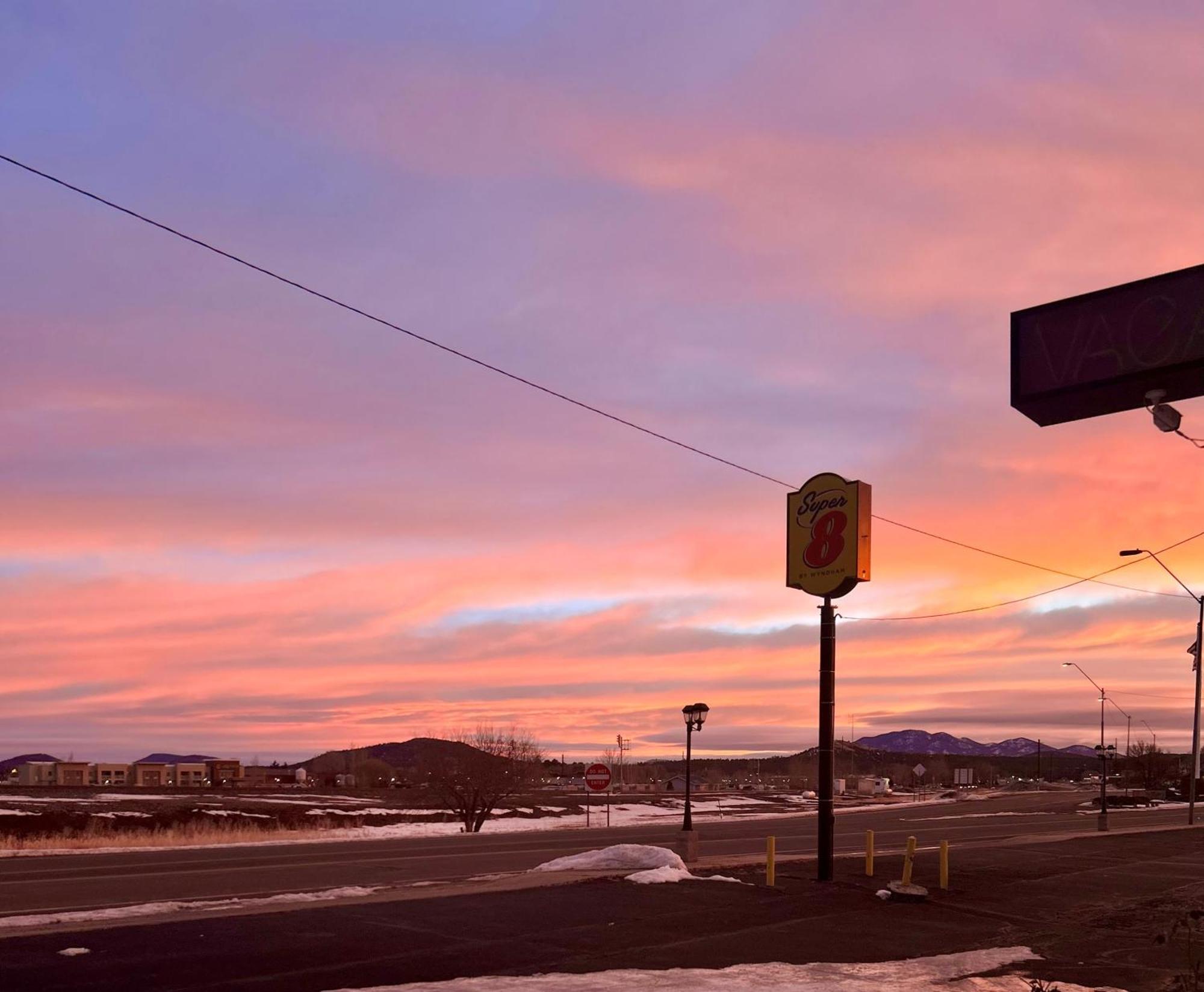 Super 8 By Wyndham Williams West Route 66 - Grand Canyon Area Dış mekan fotoğraf