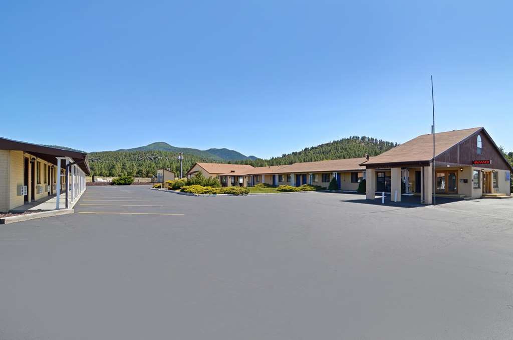 Super 8 By Wyndham Williams West Route 66 - Grand Canyon Area Dış mekan fotoğraf
